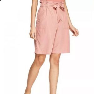 Bermuda shorts in salmon